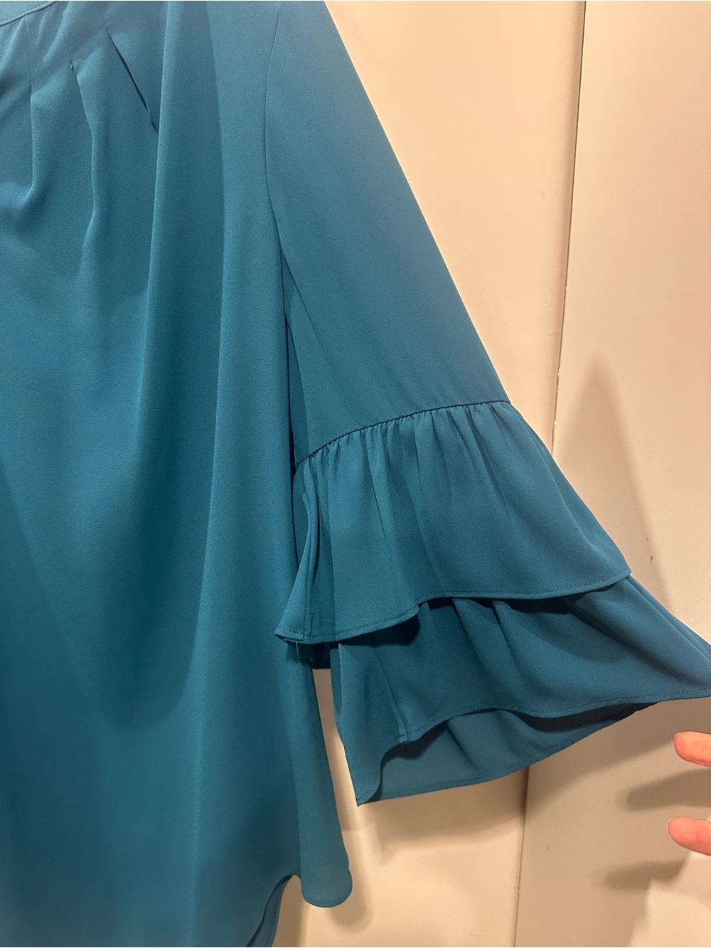 Roz & Ali Teal V-Neck Blouse with Tiered Sleeves - Picture 3 of 8